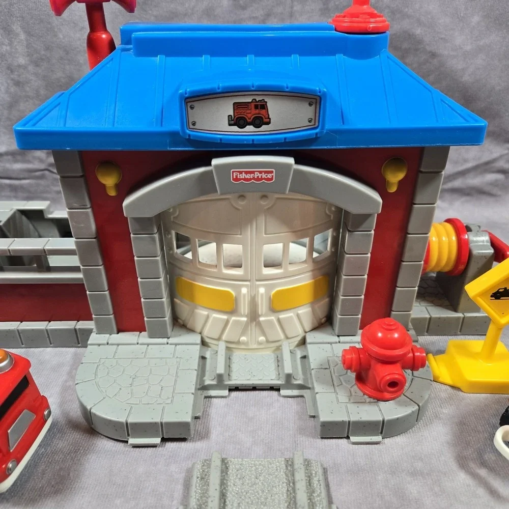 Geotrax Fast Response Rescue Co. Firetruck Wagon‎ Tanker Street Sign Tracks